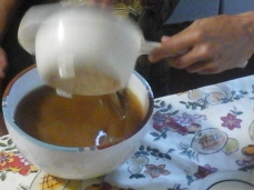 Mistura de caldo a cozedura do feijão de soja e sal